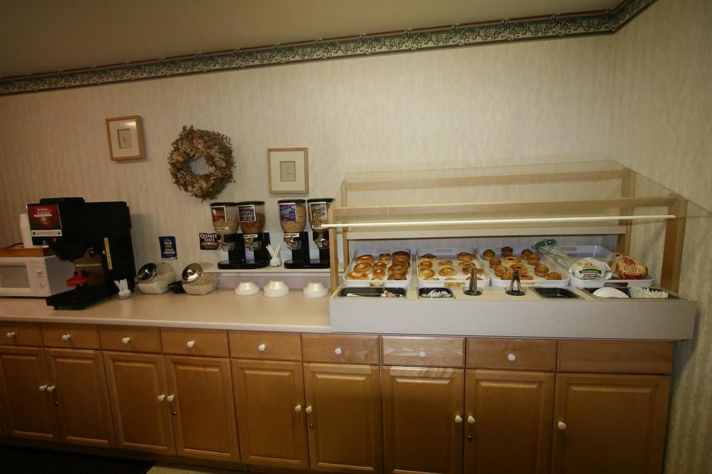 Centerway Hotel Buffalo Тонаванда Экстерьер фото